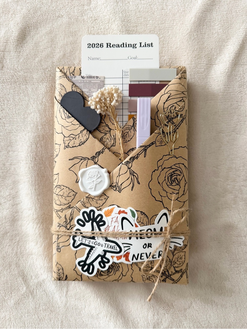 Blind Date With a Book Gift Set – White